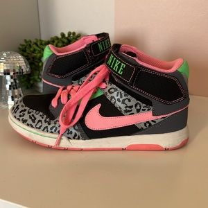 Nike Youth Morgan low tops - 6Y (W8) neon pink, green, cheetah
